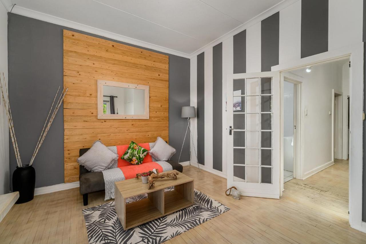 Апартаменты 302 On Old Sea View Road Chelsea Порт-Элизабет Экстерьер фото