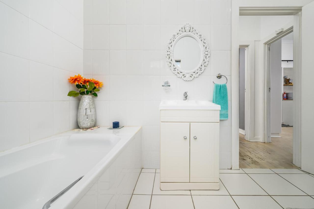 Апартаменты 302 On Old Sea View Road Chelsea Порт-Элизабет Экстерьер фото